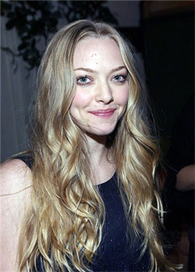 Amanda Seyfried, Tight Lipped Smile